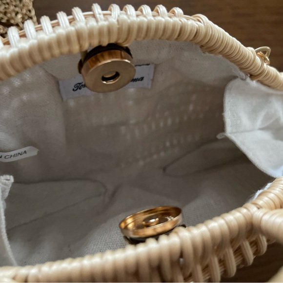 Tommy Bahama Wicker Whale Crossbody Bag in Natural - Picture 8 of 8